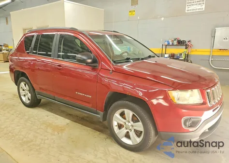 2012 Jeep Compass Latitude z USA, uszkodzony, nr VIN 1C4NJCEA9CD662596